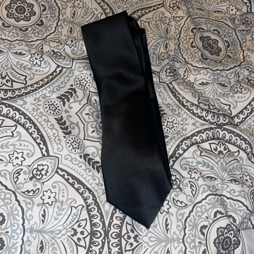 GEOFFREY BEENE BLACK TIE BRAND NEW TAGS ON